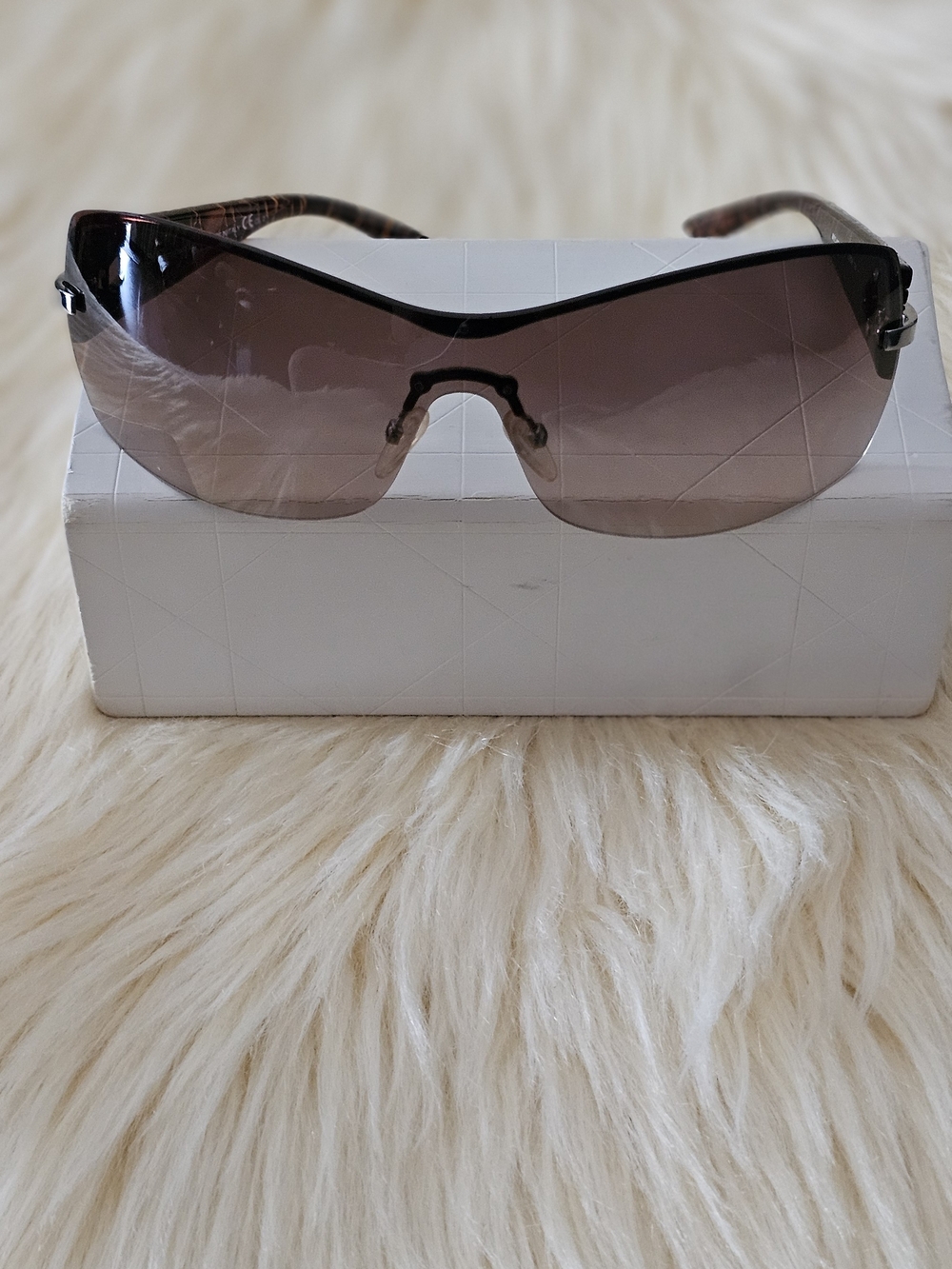 ❣️Dior Women's Shield Sunglasses - Brown Gradient Lenses❣️